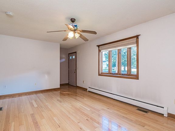 5th image of 63 Tinkham Rd