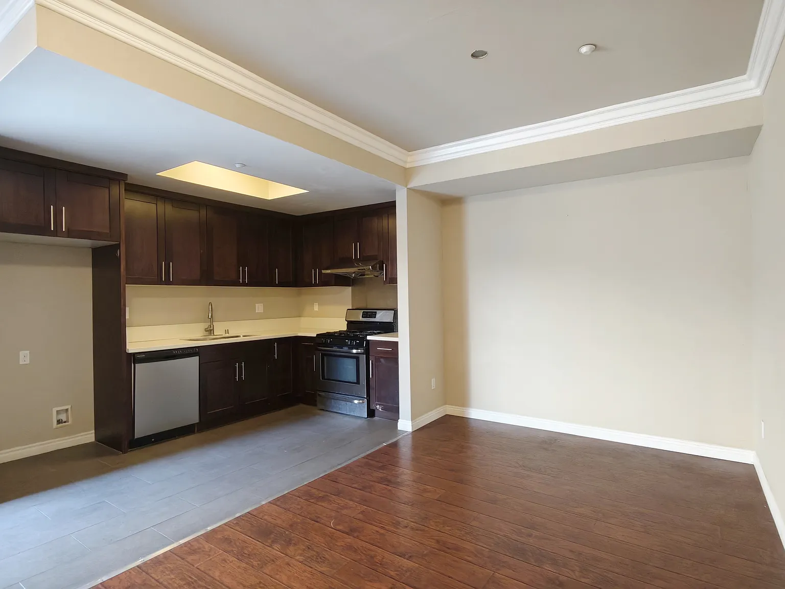 2 bed, 2.5 bath, 1800 sqft, $2,850 — Photo 4
