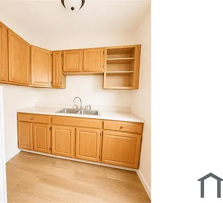18 Gosnold St #1 — Photo 6