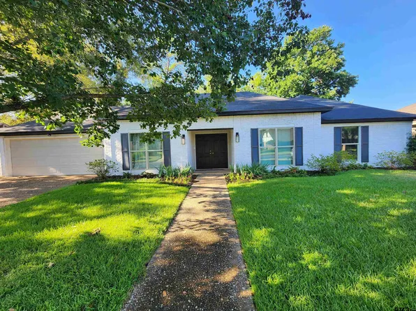 612 Meadow Creek Dr, Tyler, TX 75703