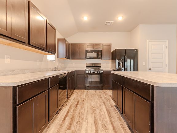 3rd image of 755 Foxtail Dr