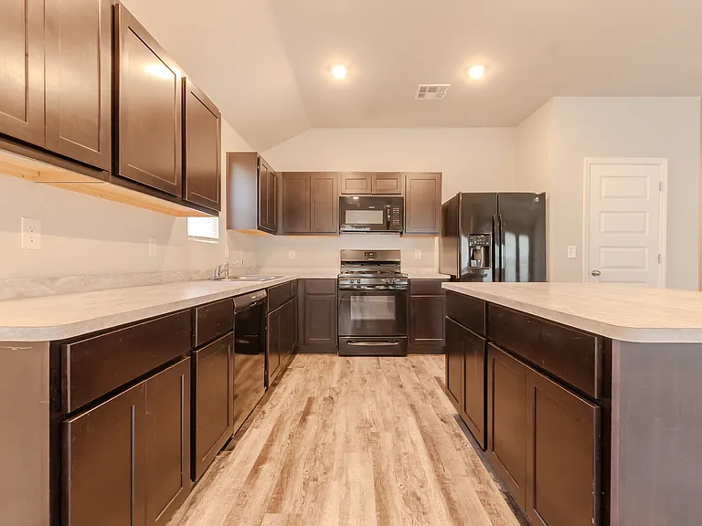 755 Foxtail Dr — Photo 3
