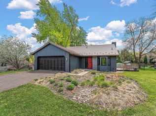 986 Demont Ave E, Maplewood, MN 55109