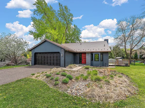 986 Demont Ave E, Maplewood, MN 55109