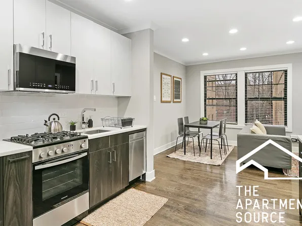 939 W Oakdale Ave #S2, Chicago, IL 60657