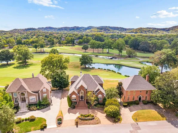 5215 Country Club Dr, Brentwood, TN 37027