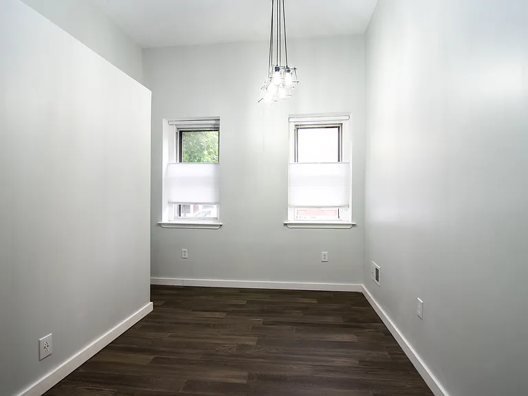 628 N 16th St #1 — Photo 9