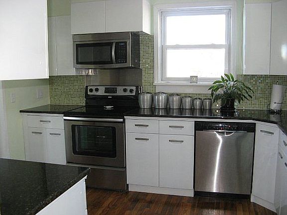 2nd image of 512 Lancaster Ave