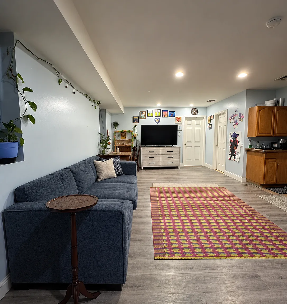 1 bed, 1300 sqft, $1,900 — Photo 1