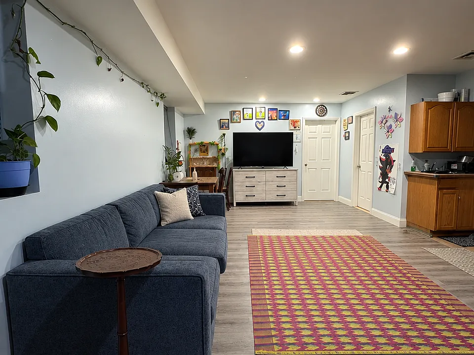 126 Laidlaw Ave