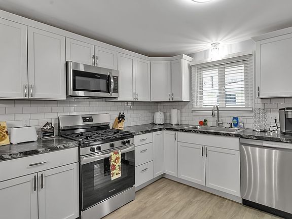 2nd image of 67 Crandon Blvd