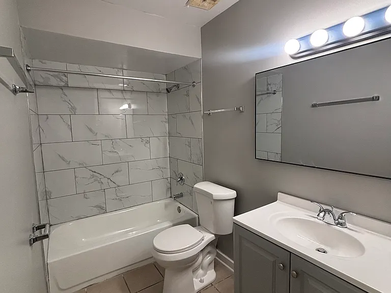 21907 Jeffrey Ave — Photo 4