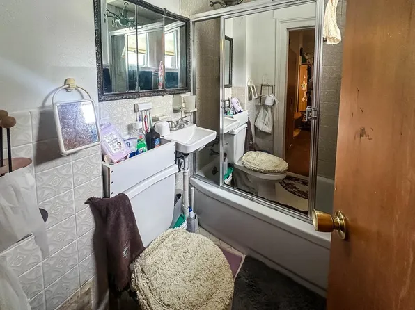 38 Van Reypen Street image 16 of 20