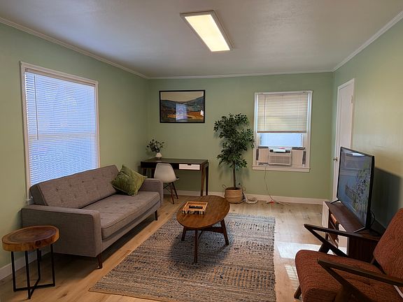 3rd image of 200 Mariposa Ave #A