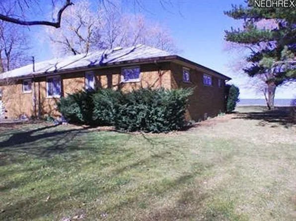 31503 Lake Shore Blvd, Willowick, OH 44095