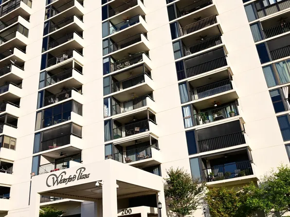 200 Wagner Pl APT 806, Memphis, TN 38103