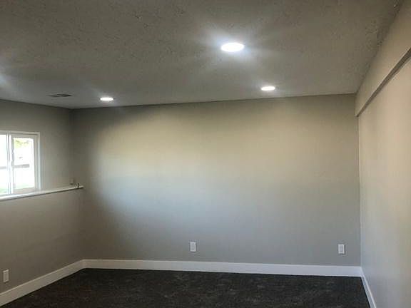 3rd image of 1487 W Walnut Dr