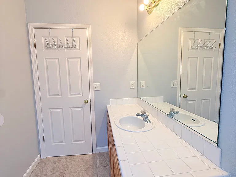1786 Gibson Ave — Photo 15