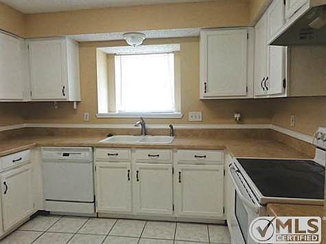 4th image of 1401 Americana Ln