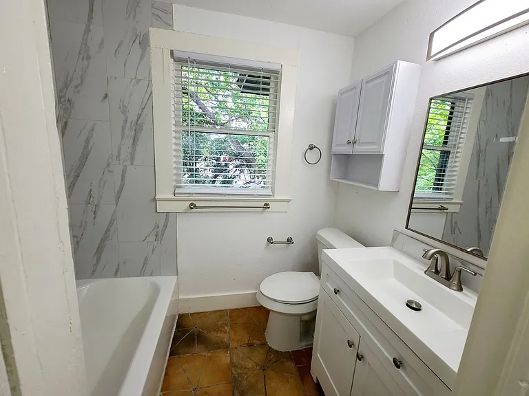 5734 Worth St — Photo 19