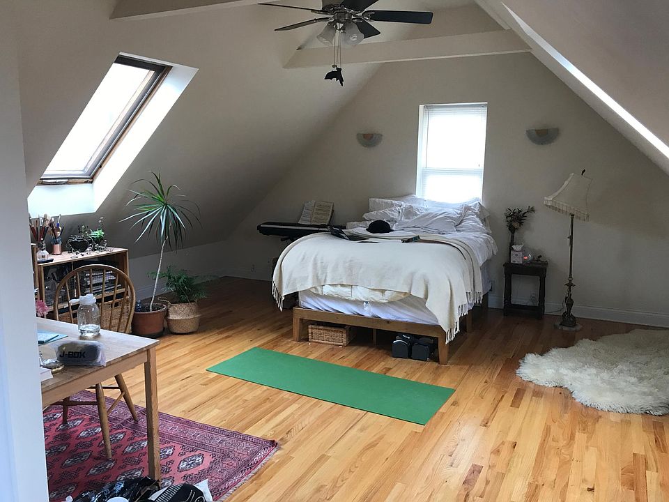 1st image of 2153 W Potomac Ave #2r