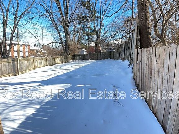 4th image of 344 W Parkwood Dr