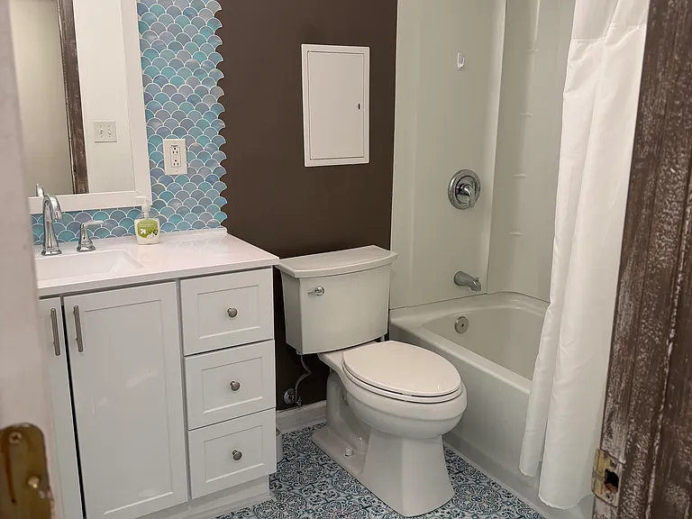 7673 Center St — Photo 15