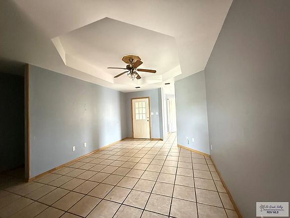 3rd image of 634 Rey Salomon St