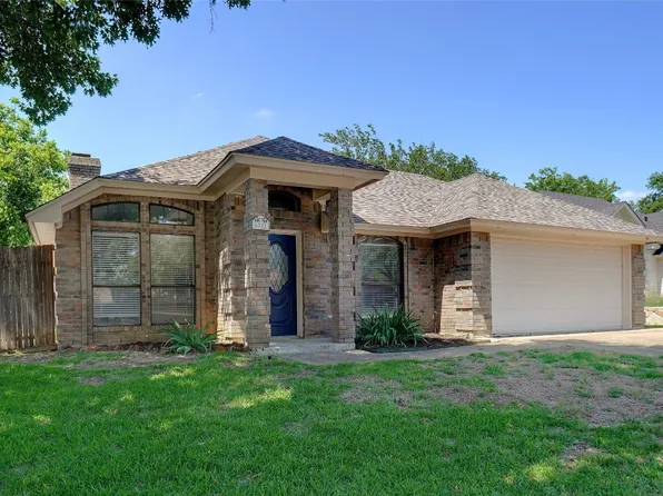 6721 Parkwood Dr, North Richland Hills, TX 76182