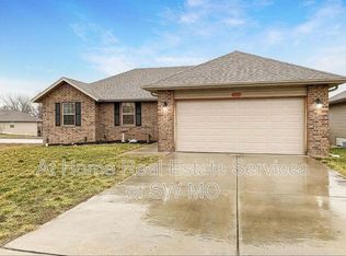 4517 W Brownstone Trce, Springfield, MO 65807