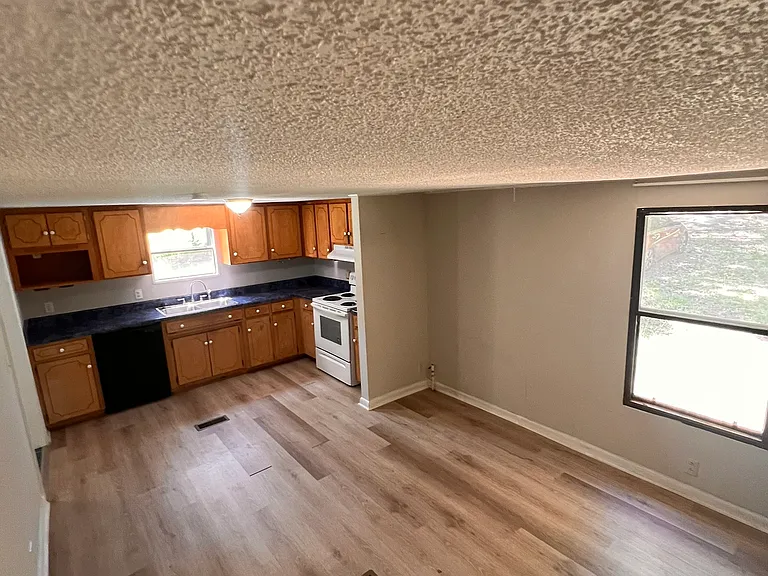 130 Rollingwood Dr — Photo 9