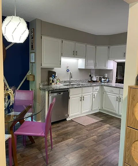402 Forest Ct — Photo 4