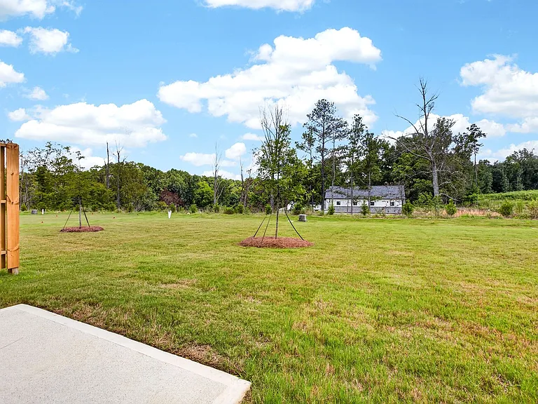 5044 Highwood Dr — Photo 5