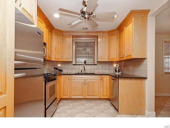 4th image of 2450 Laconia Ave