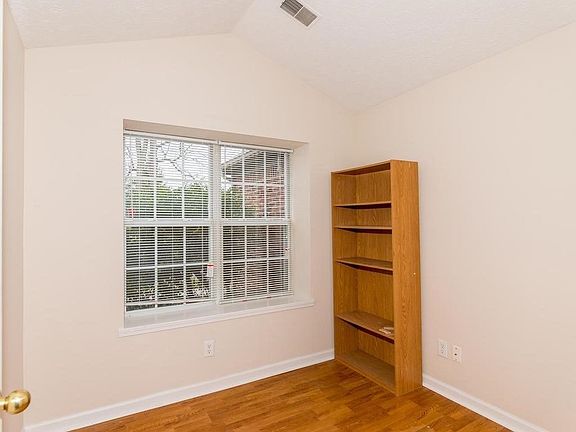 2nd image of 5195 Pin Oak Dr