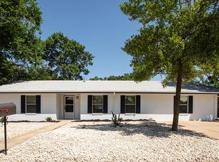 705 N Bowie St, Fredericksburg, TX 78624