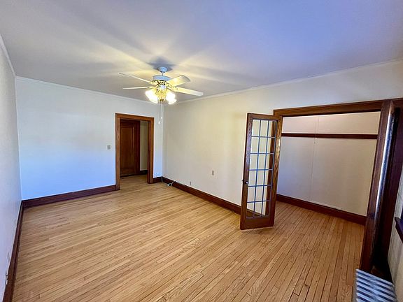 3rd image of 4455 N Oakland Ave #102