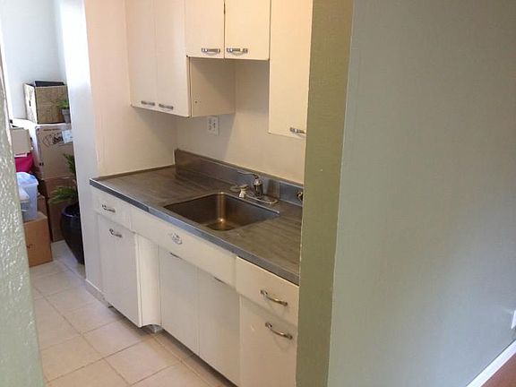 2nd image of 610 23rd St