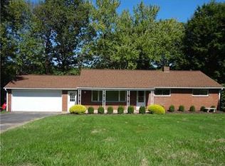 2970 Melvin Dr, New Castle, PA 16105