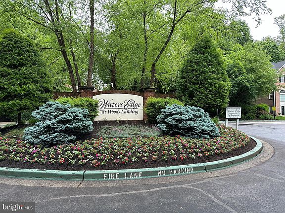 3rd image of 221 Wintergull Ln
