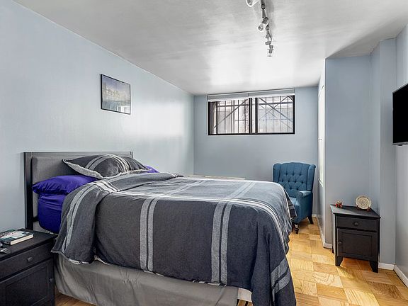 5th image of 7 E 35th St APT 1C