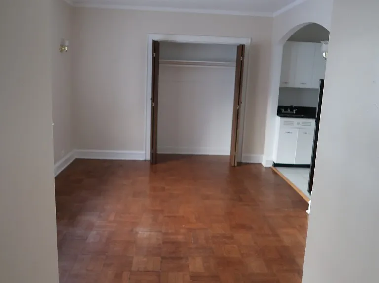 1209 W Sherwin Ave #304 — Photo 6