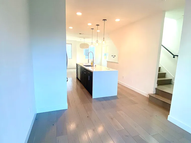 1522 Prescott St — Photo 6