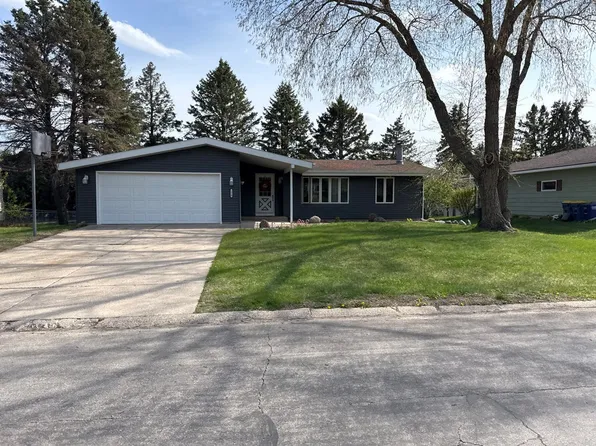 1319 Robinwood Ln, Faribault, MN 55021