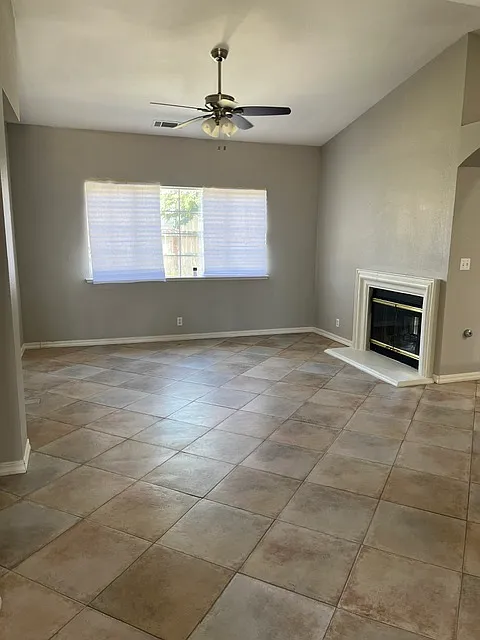 3 bed, 1570 sqft, $2,400 — Photo 4