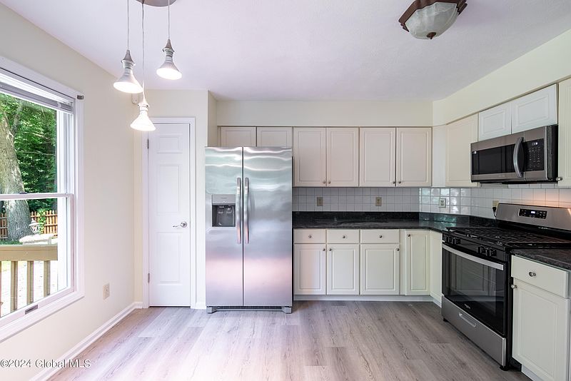 5th image of 50 Orchardview Drive