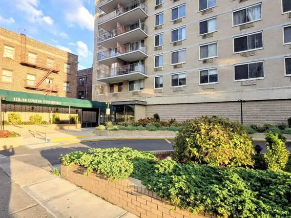 118-18 Union Turnpike image 29 of 29