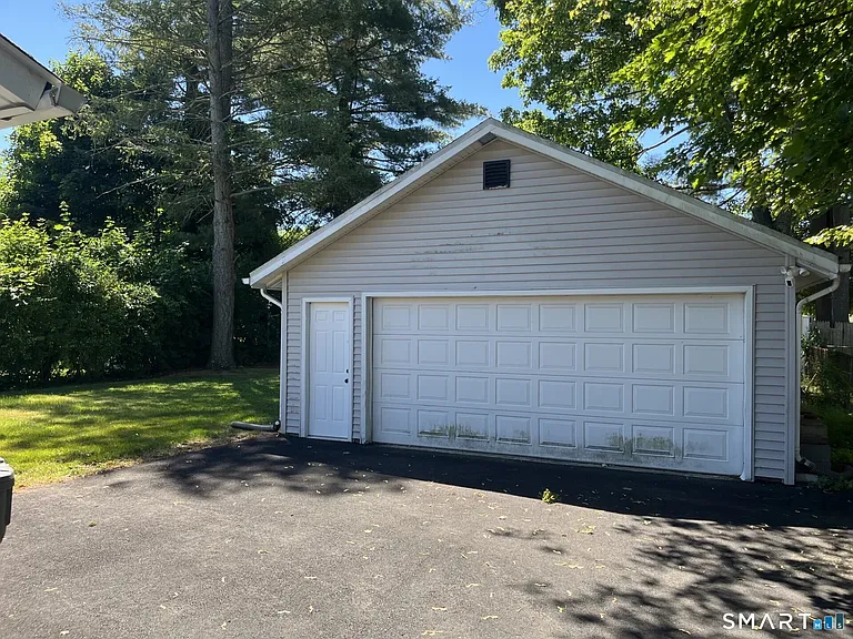 31 Hardwood Rd — Photo 2