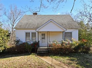 221 Hedgecock Ave, Winston Salem, NC 27104