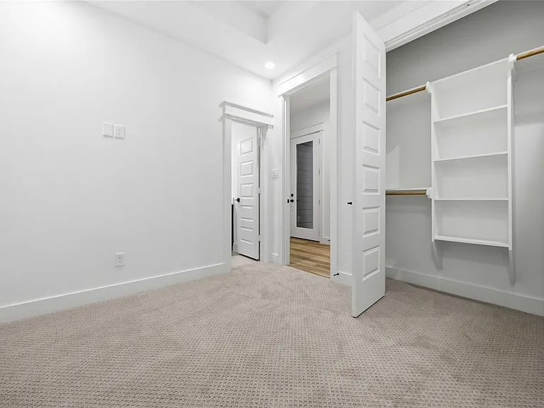 6627 Katarani Dr — Photo 7